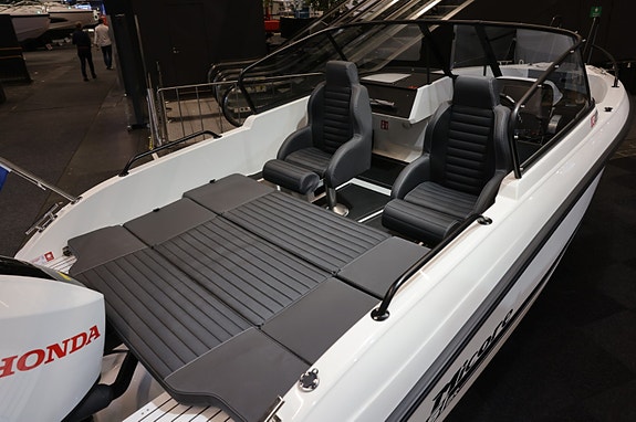 Årets store nyhet Micore 61 Bowrider Honda 150 hk kun kr  519.000 Rabatt 45000 11 of 12