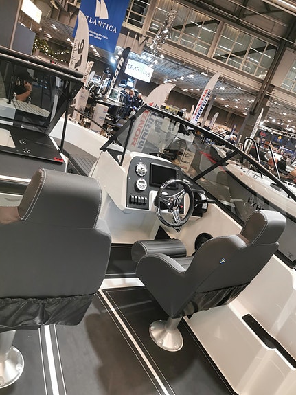 Årets store nyhet Micore 61 Bowrider Honda 150 hk kun kr  519.000 Rabatt 45000 3 of 12