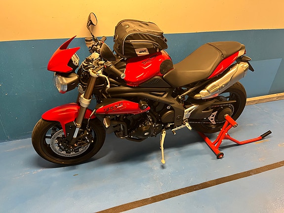 Triumph Speed Triple 1050 4 of 6