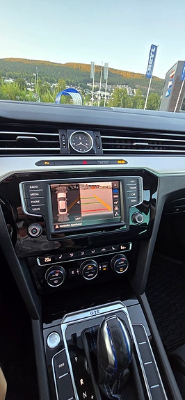 Volkswagen Passat 30 of 30