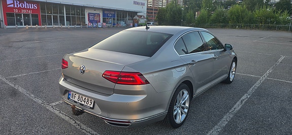 Volkswagen Passat 3 of 30