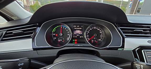 Volkswagen Passat 27 of 30