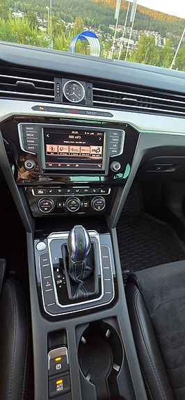 Volkswagen Passat 28 of 30