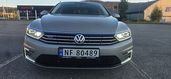 Volkswagen Passat 10 of 30