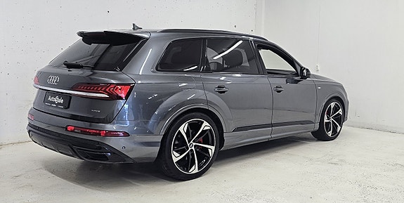 Audi Q7 12 of 30