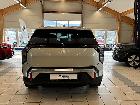 Kia EV3 4 of 22