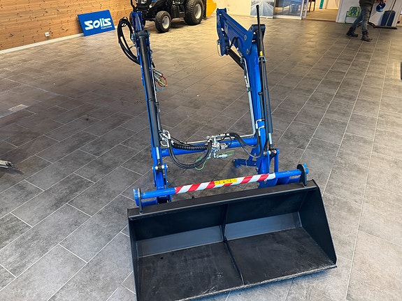 Solis 26 HST 4WD med hytte og laster klar for brøytesessongen 12 of 14