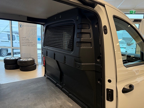 Volkswagen Caddy Maxi 25 of 25