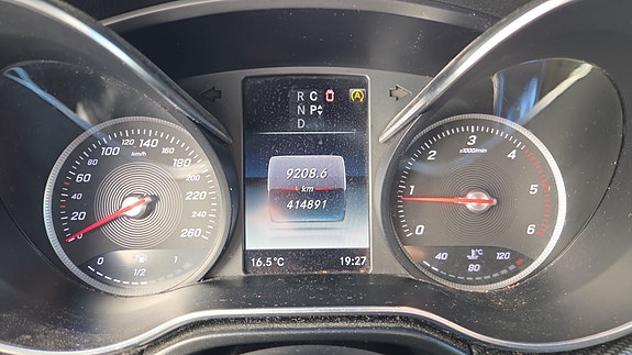 Mercedes-Benz V250 12 of 17