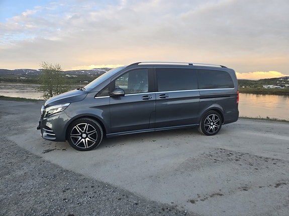 Mercedes-Benz V250 4 of 17