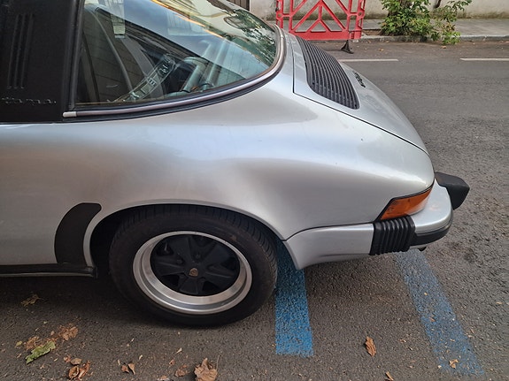Porsche 911 21 of 25