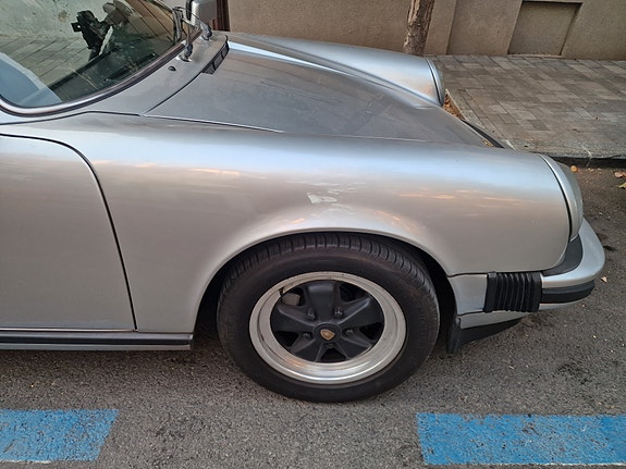 Porsche 911 18 of 25