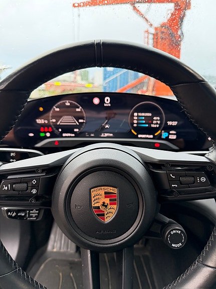 Porsche Taycan 4 of 13