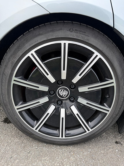 Porsche Taycan 8 of 13