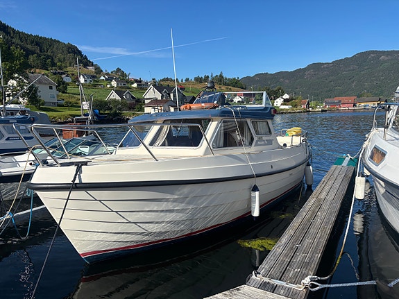 Båt med noen mangler selges 2 of 5