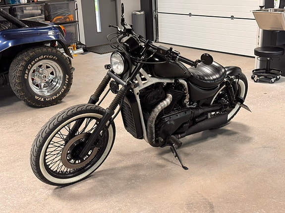 Suzuki INTRUDER 2 of 4