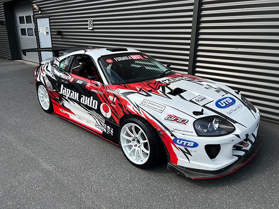 Toyota Supra 3 of 5