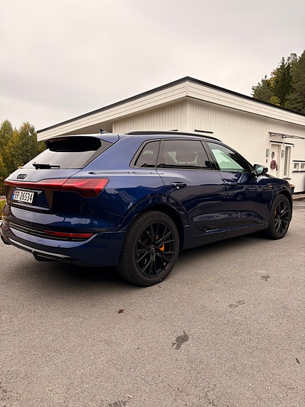 Audi e-tron 5 of 28
