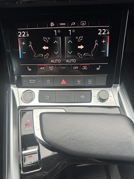 Audi e-tron 20 of 28
