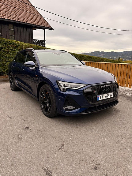 Audi e-tron 2 of 28