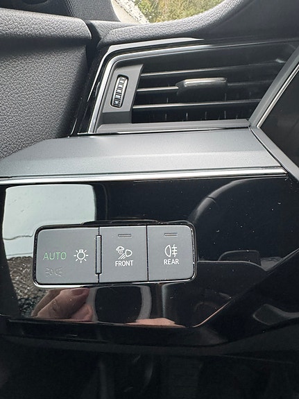 Audi e-tron 19 of 28