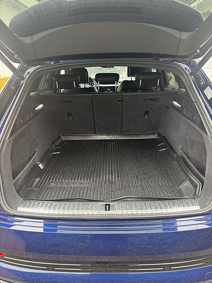 Audi e-tron 24 of 28