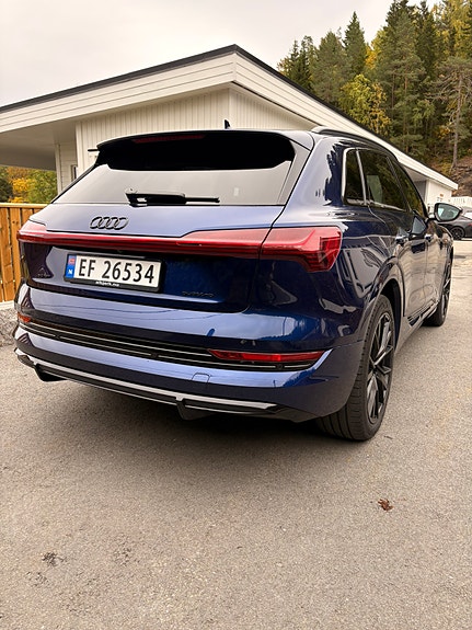 Audi e-tron 6 of 28