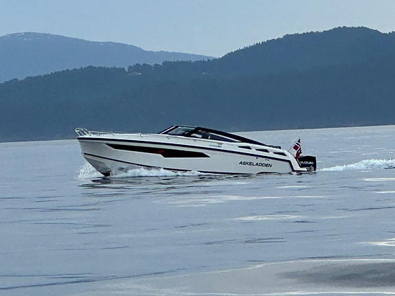 Askeladden C91 Cruiser en stor weekend- og turbåt 2 of 5