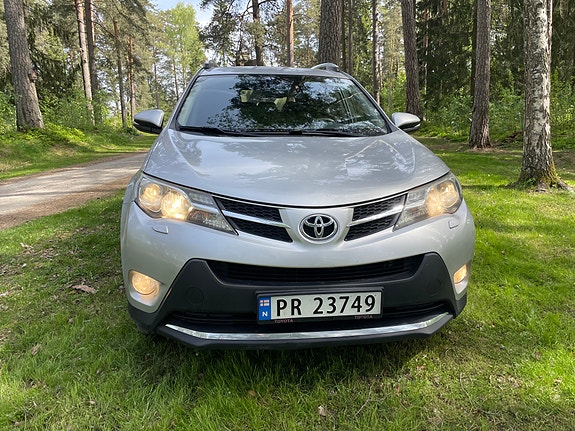 Toyota RAV4 5 of 18