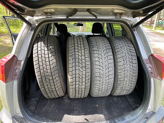 Toyota RAV4 18 of 18