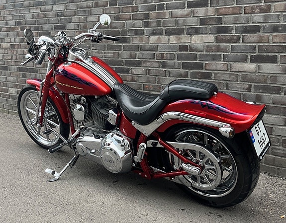 Harley-Davidson Screamin Eagle Softail Springer CVO 9 of 13