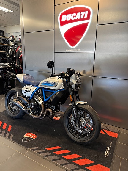 Ducati Scrambler Cafè Racer 4 of 5