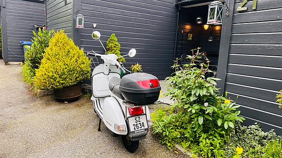 Vespa PX 125 3 of 5