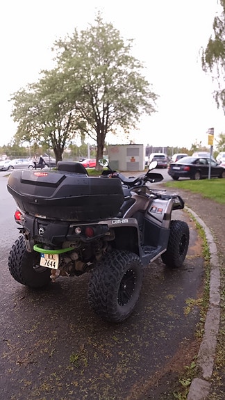 Can-Am Outlander 650 max XT 9 of 30