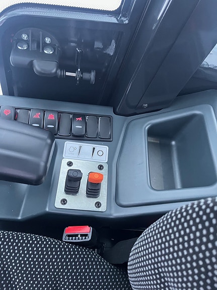 Yanmar V7 13 of 15