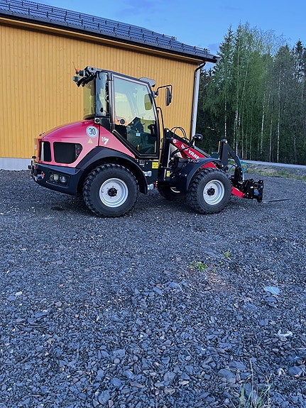 Yanmar V7 8 of 15