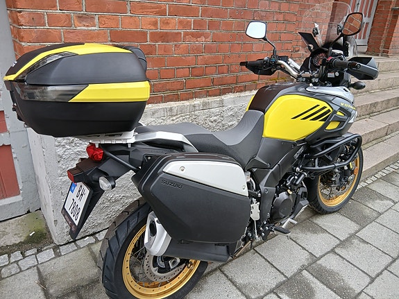 Suzuki DL 1000 V-Strom 4 of 5