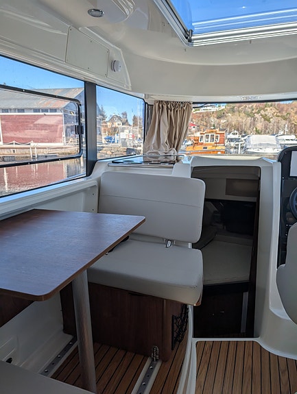 QUICKSILVER 905 PILOTHOUSE 8 of 14