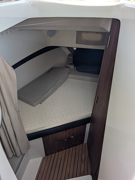 QUICKSILVER 905 PILOTHOUSE 6 of 14