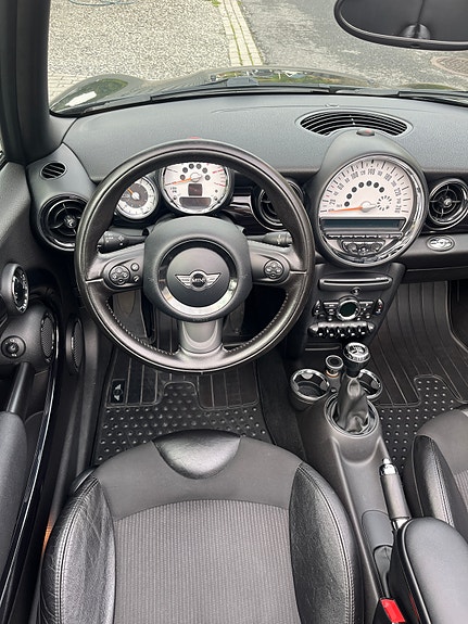 MINI Cooper 13 of 30