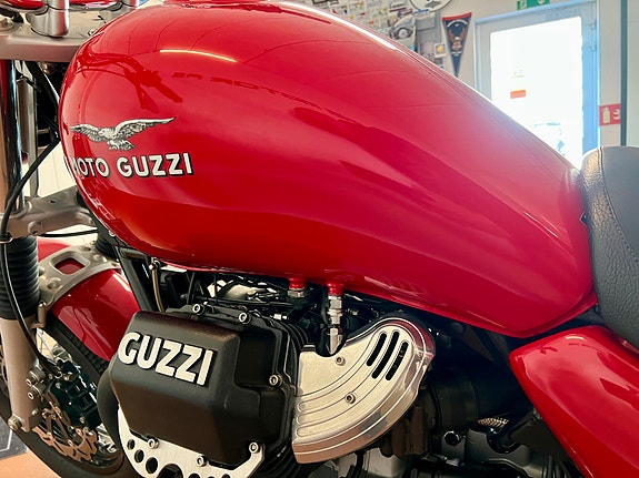 Moto Guzzi CALIFORNIA Bobber bygg 19 of 30