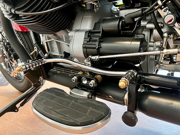 Moto Guzzi CALIFORNIA Bobber bygg 16 of 30