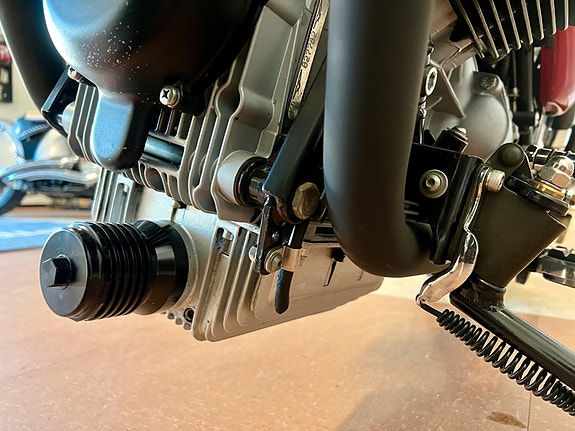Moto Guzzi CALIFORNIA Bobber bygg 25 of 30