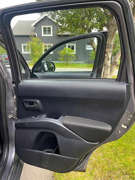 Mitsubishi Outlander 22 of 30