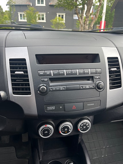 Mitsubishi Outlander 8 of 30