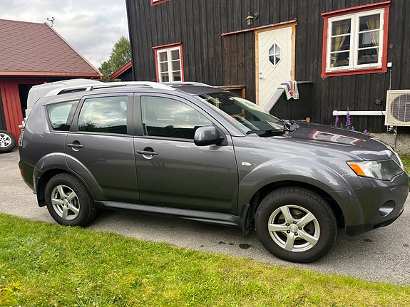 Mitsubishi Outlander 2 of 30