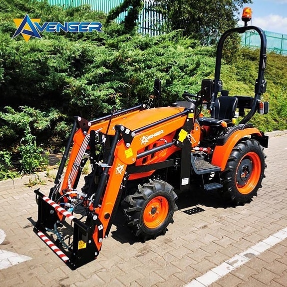 Avenger 4x4 minitraktor 25 of 29