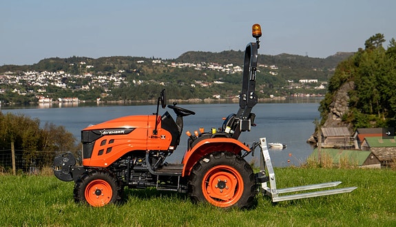 Avenger 4x4 minitraktor 3 of 29