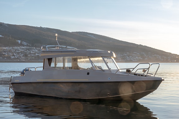 Buster XXL Cabin - Yamaha F150XL - Pilothouse 17 of 30