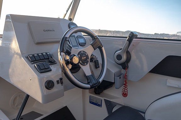 Buster XXL Cabin - Yamaha F150XL - Pilothouse 21 of 30